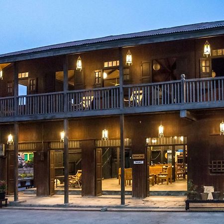 Hardwood Lodge ニャウンシュエ エクステリア 写真