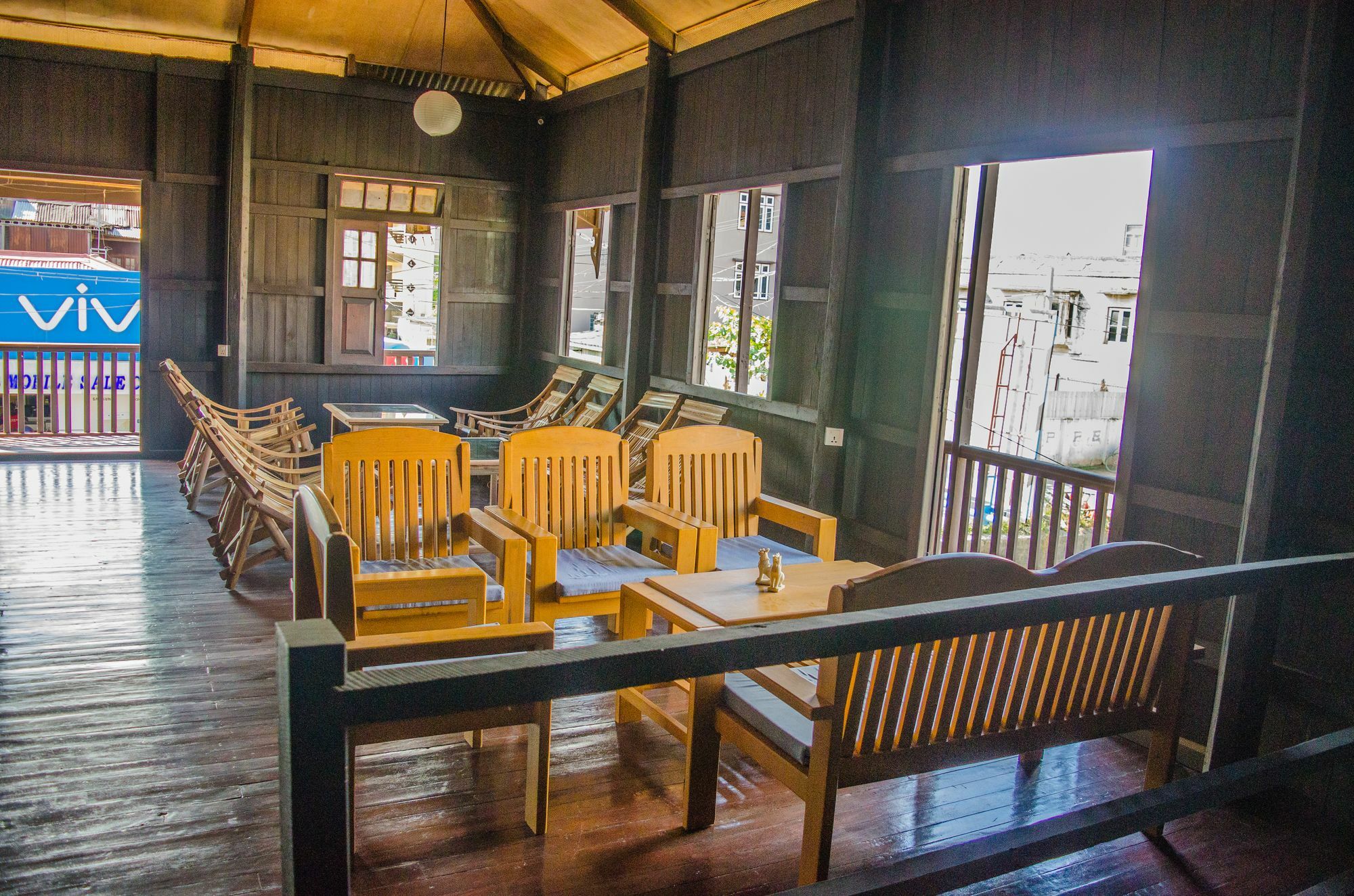 Hardwood Lodge ニャウンシュエ エクステリア 写真